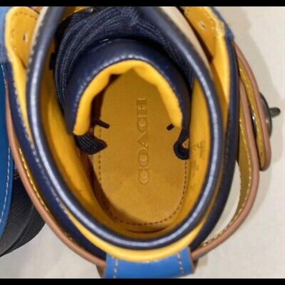 Coach - Picture 5 of 5